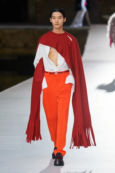 Look 43